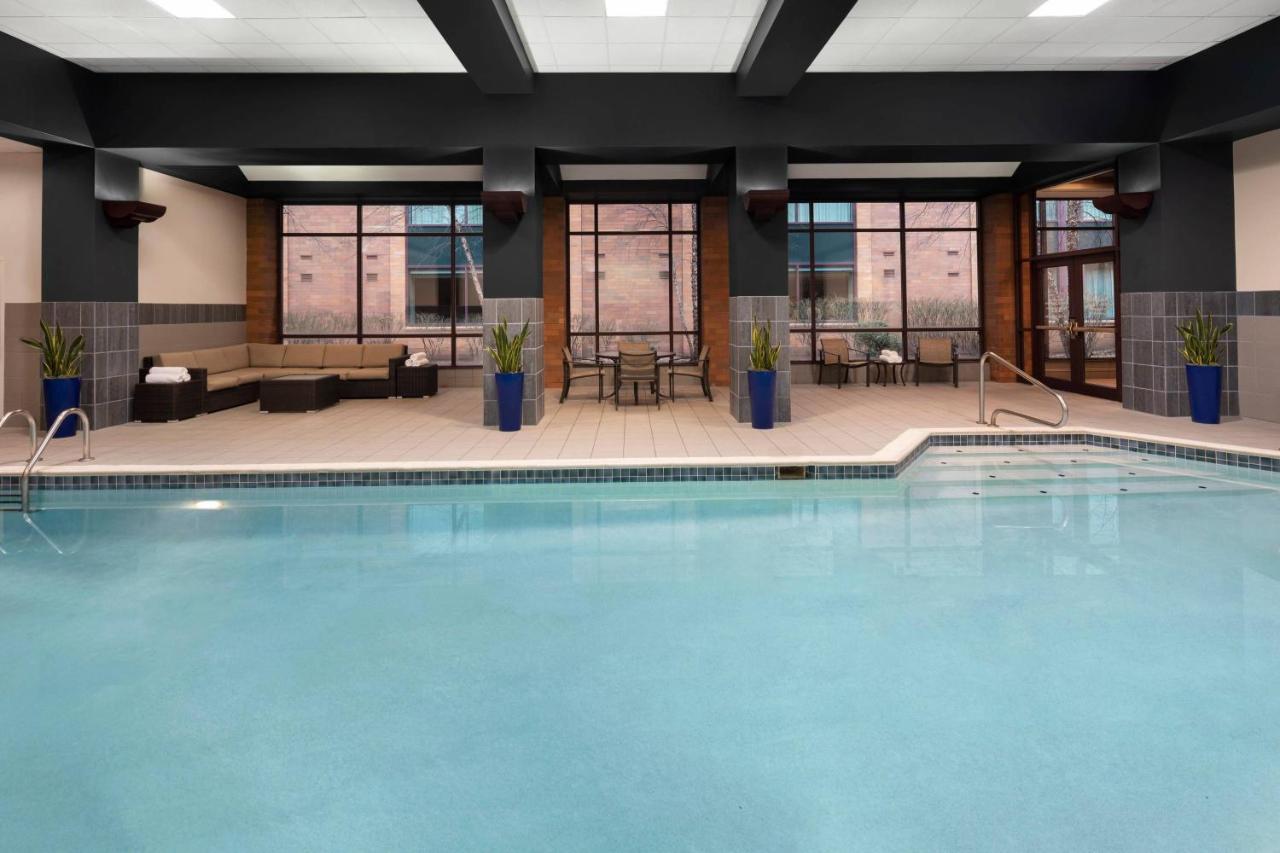 Pittsburgh Marriott North Hotel Кранбери Тауншип Екстериор снимка