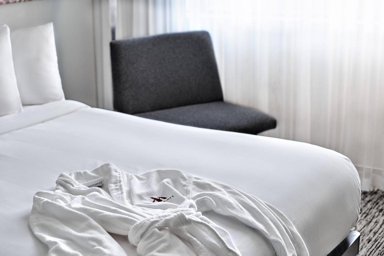 Pittsburgh Marriott North Hotel Кранбери Тауншип Екстериор снимка