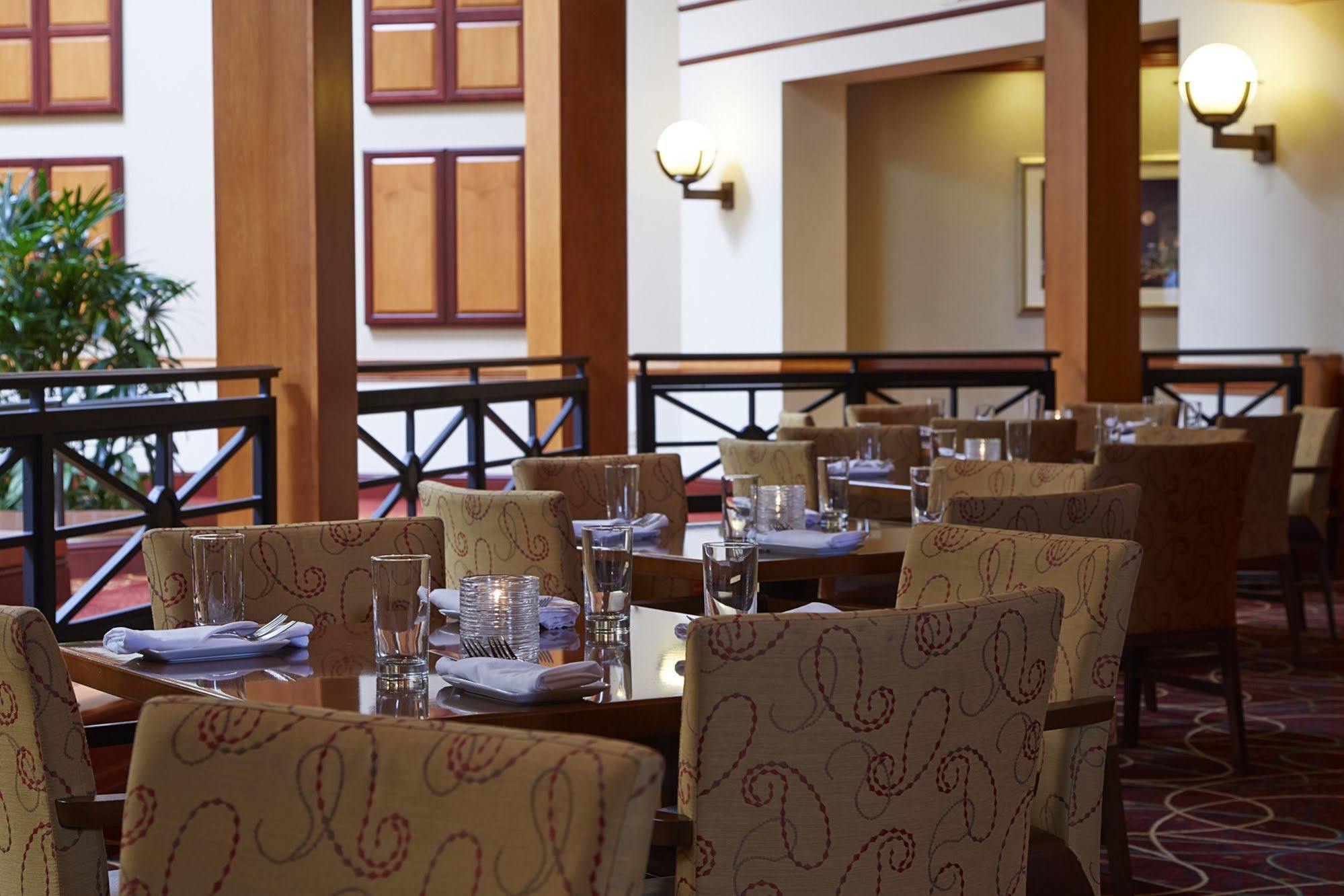 Pittsburgh Marriott North Hotel Кранбери Тауншип Екстериор снимка